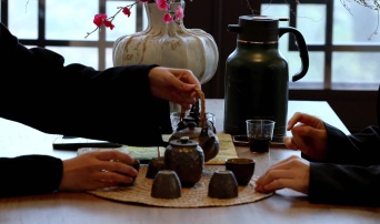 红茶暖心扉，健康功效知多少